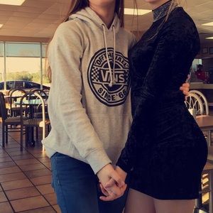 Velvet bodycon w choker dress